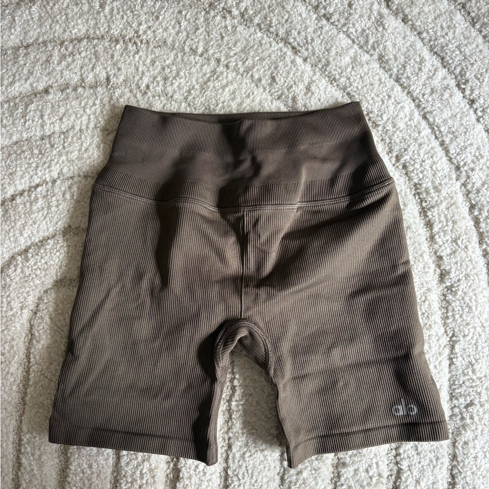 ALO Yoga 5” SEAMLESS RIB FAVORITE SHORT